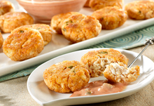 Mini Crab Cakes with Creamy Picante Sauce