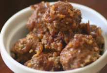 <em>Albondigas Encebolladas</em> (Latin American-Style Onion Meatballs)