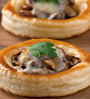 Caramelized Onion, Mushroom and Gruyère Tartlets Caramelized Onion, Mushroom and Gruyère Tartlets