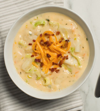 Creamy Leek and Cheddar Potato Soup Creamy Leek and Cheddar Potato Soup