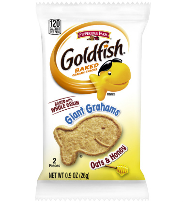 GIANT OATS AND HONEY GOLDFISH® GRAHAMS MADE WITH WHOLE GRAIN
GIANT OATS AND HONEY GOLDFISH® GRAHAMS MADE WITH WHOLE GRAIN
