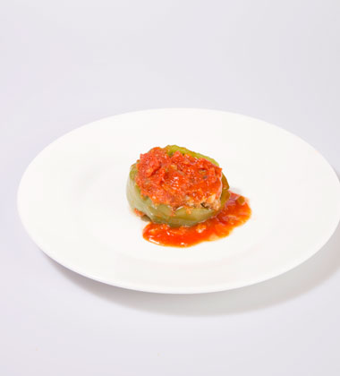 STUFFED GREEN PEPPERS WITH BEEF AND SAUCE
STUFFED GREEN PEPPERS WITH BEEF AND SAUCE