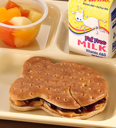 PEANUT BUTTER & JELLY SANDWICH MEAL WITH GOLDFISH BREAD PEANUT BUTTER & JELLY SANDWICH MEAL WITH GOLDFISH BREAD