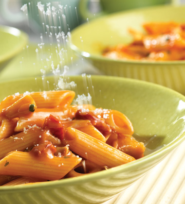 PASTA WITH CREAMY TOMATO VODKA SAUCE PASTA WITH CREAMY TOMATO VODKA SAUCE
