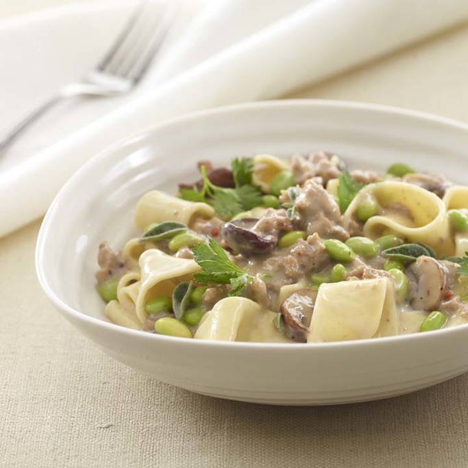 Pappardelle aux saucisses, aux champignons et à l’edamame