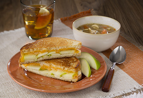 Apple Cheddar Grilled Cheese