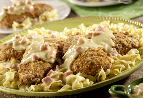 Crunchy Chicken with Ham Sauce