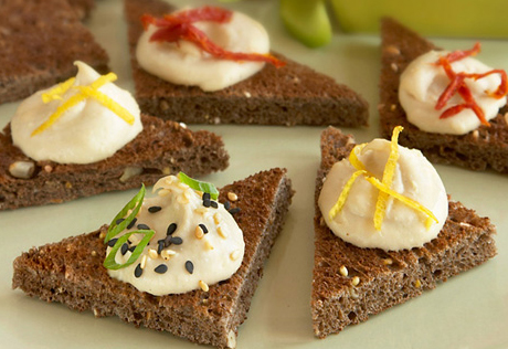 Whole-Grain Toast Triangles with Hummus