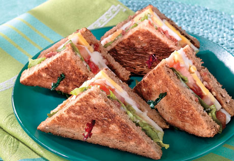 Club-Style Tomato and Egg Sandwiches