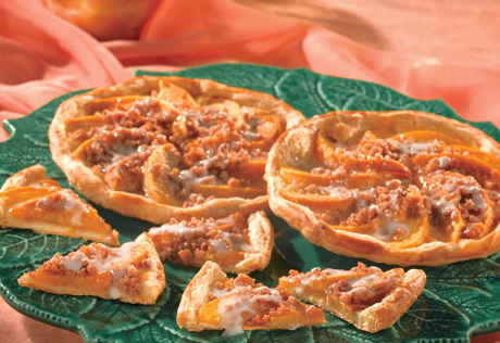 Mini Peach Struesel Tarts