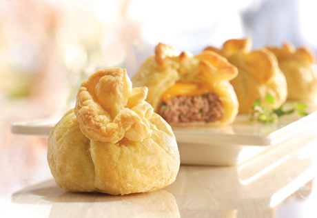 Mini-Cheeseburger Pastry Bundles