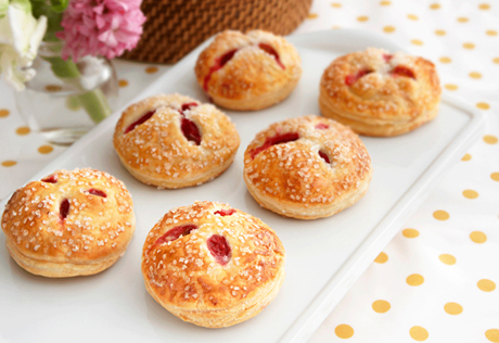 Red Raspberry & White Chocolate Cream Hand Pies