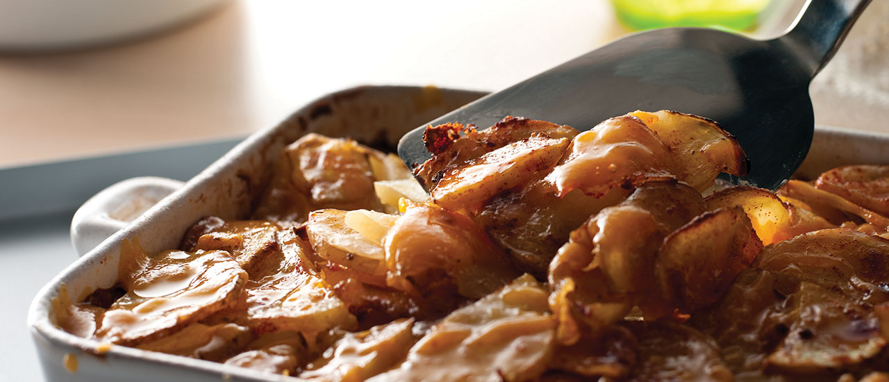 Cheddar Potato & Gravy Bake