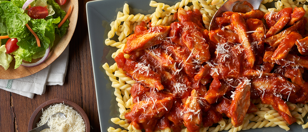 Quick & Easy Chicken Marinara with Pasta | Prego® Sauces