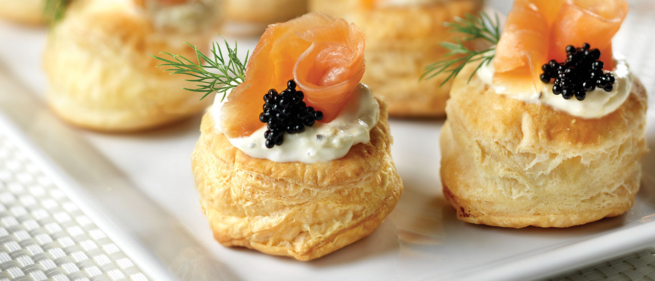 smoked salmon blini puffs